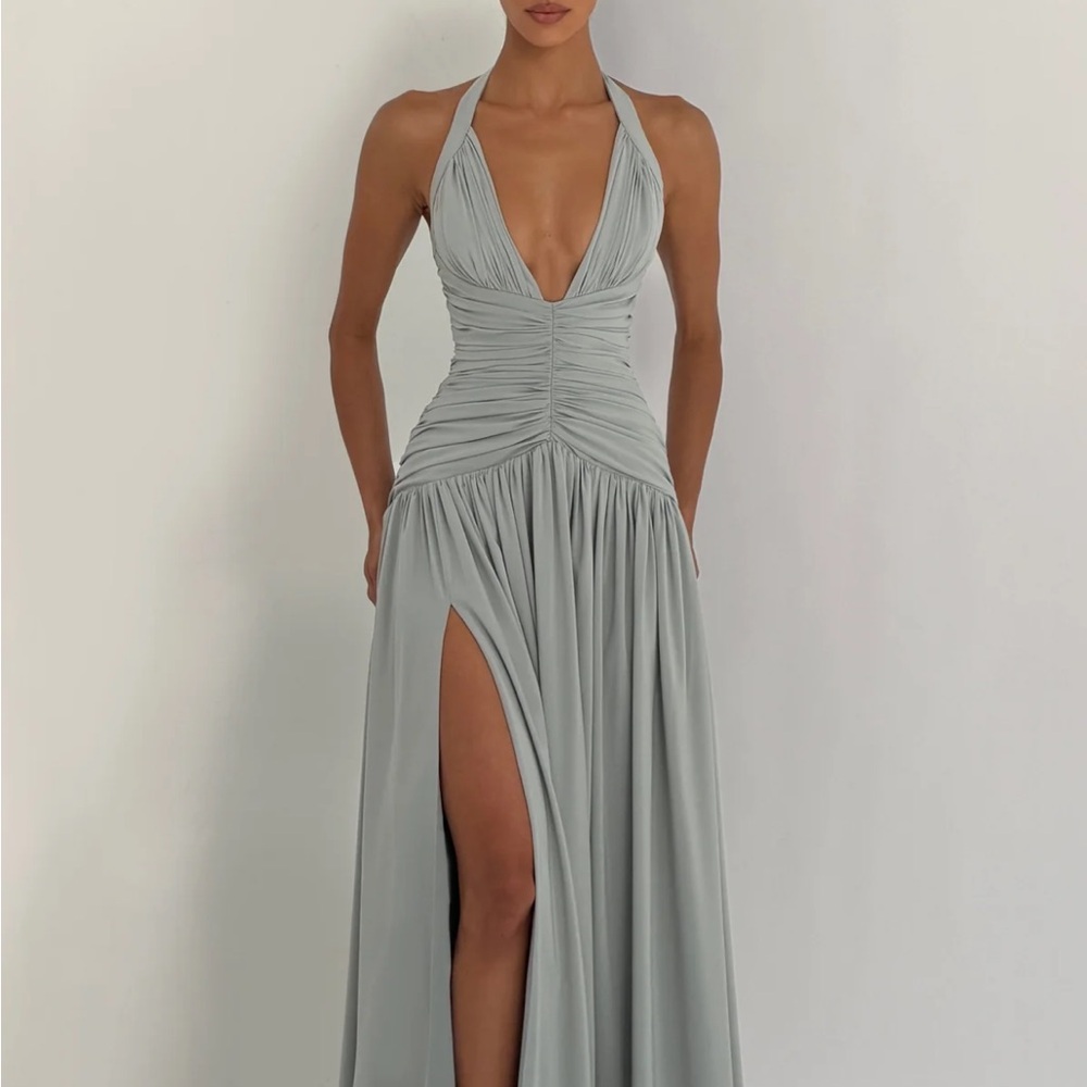 Elegant Plunging Halter Maxi Dress in Light Gray